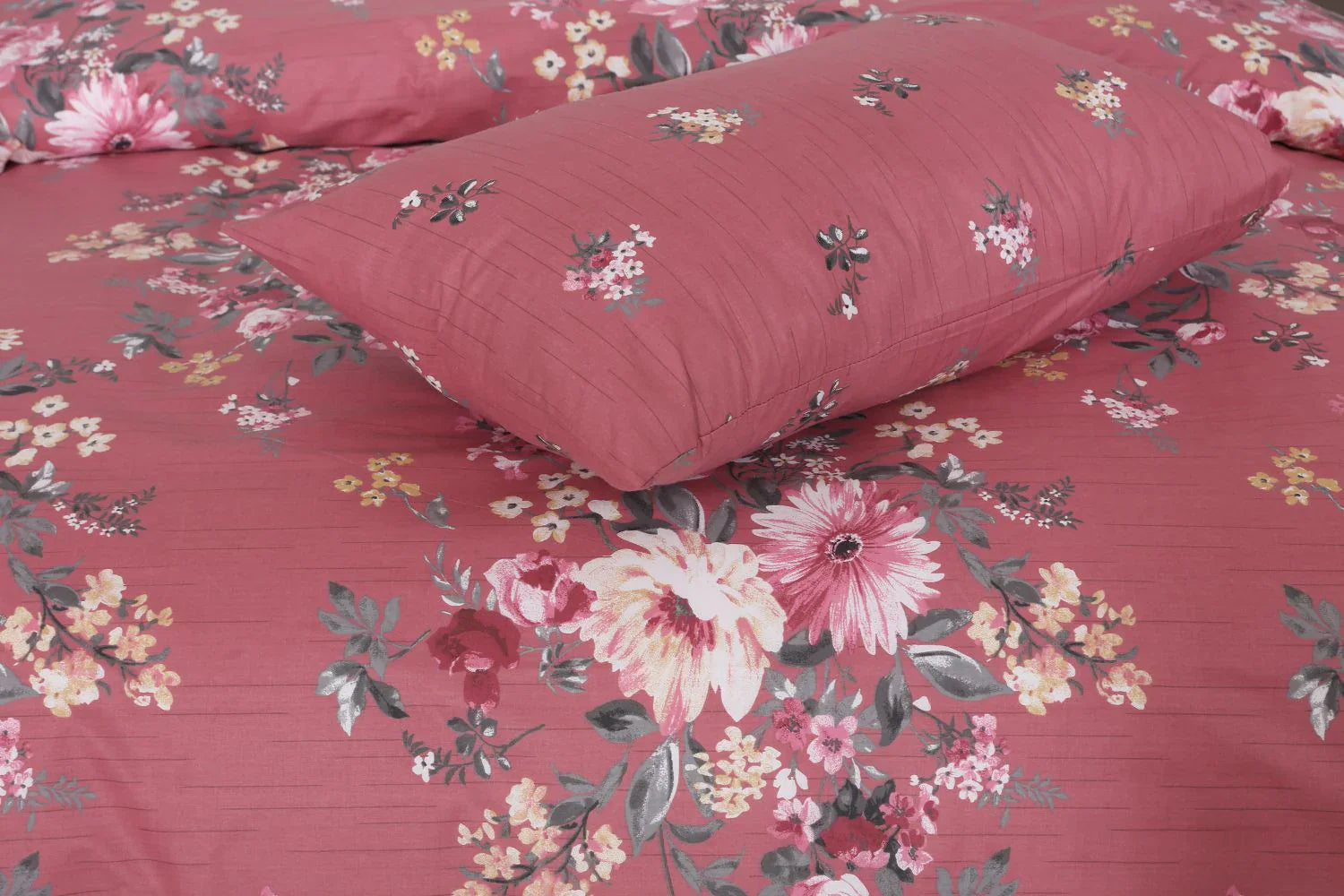 LABI Comforter Set- 7 Pcs