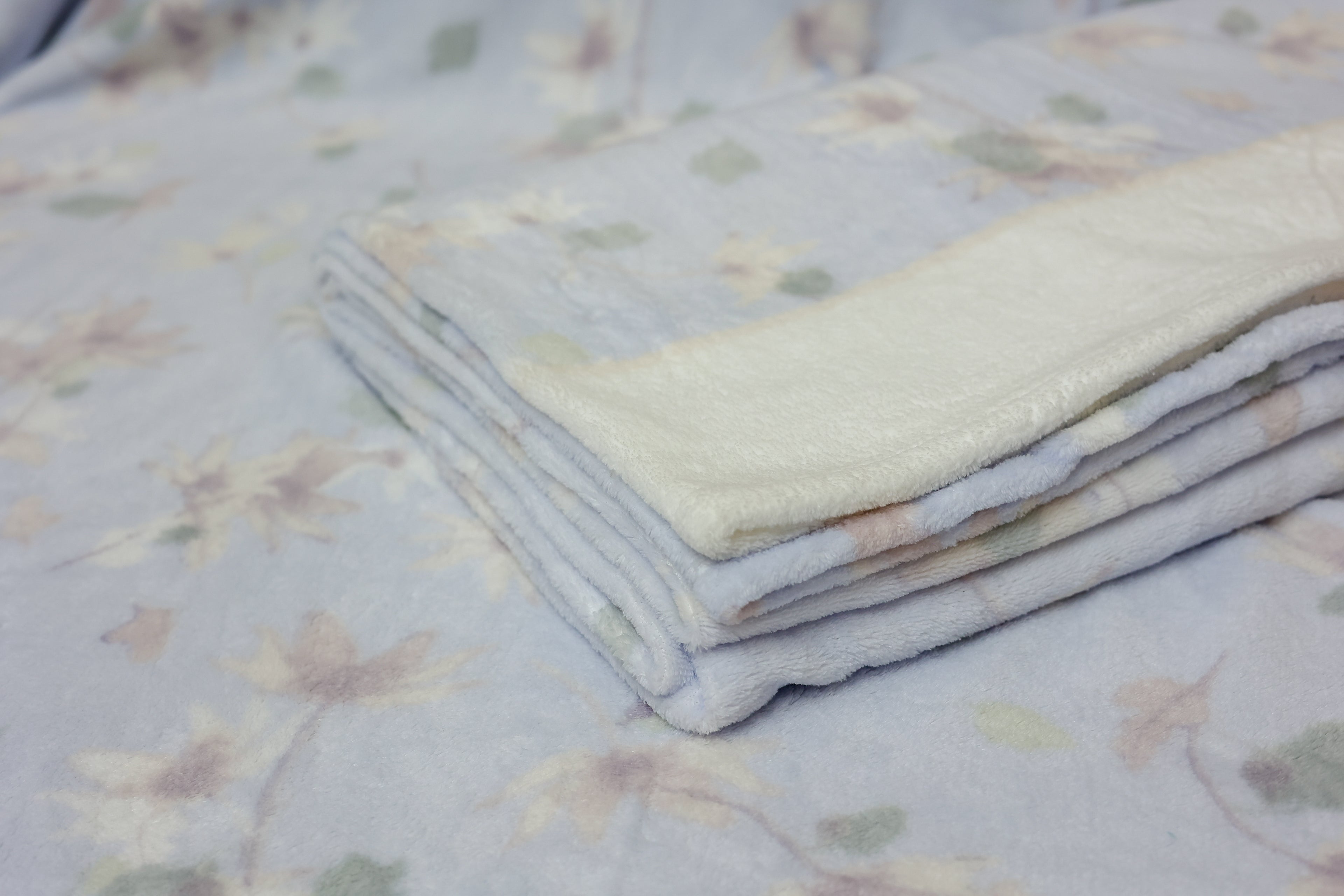 Fleece Blanket (Single Ply)-Warda 2015